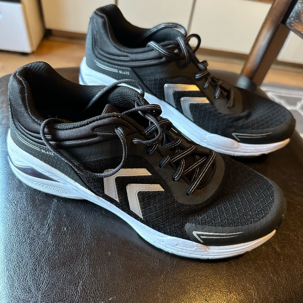 Women’s Blaze Composite Toe Work Sneaker Size 9